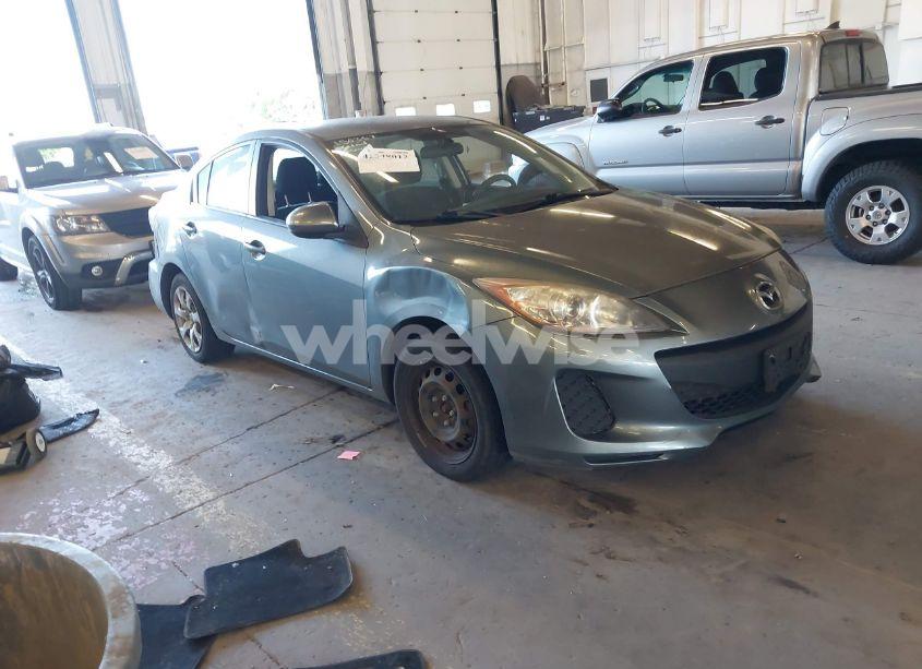 2013 Mazda Mazda3 I SV (VIN JM1BL1TG6D1816354) main photo