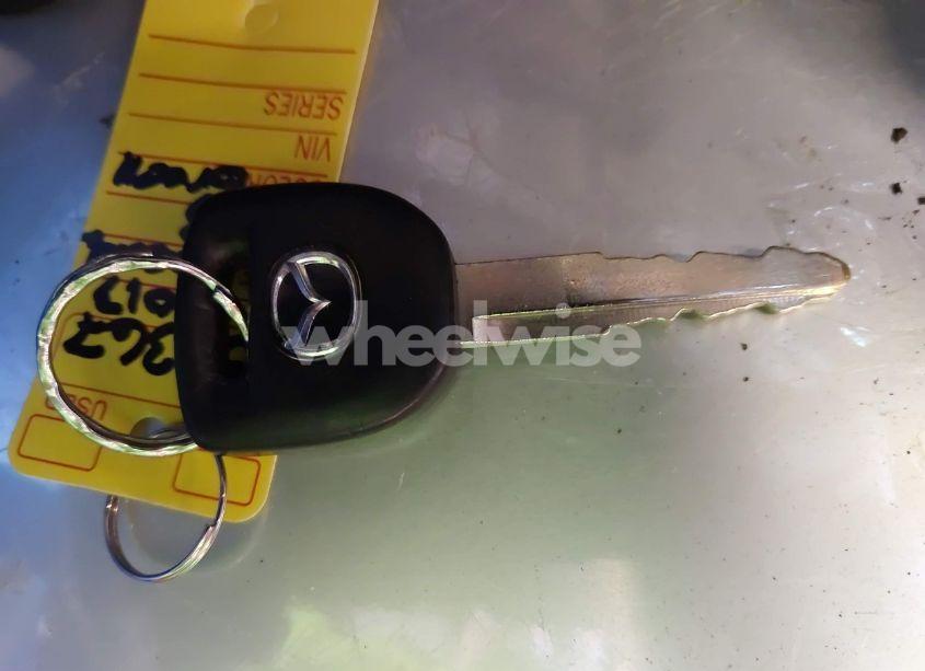 Photo 11 of 2013 Mazda Mazda3 I SV (VIN JM1BL1TG6D1816354)