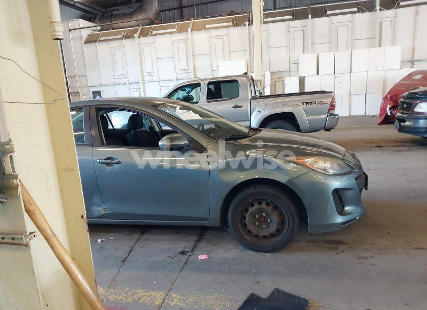 Photo 13 of 2013 Mazda Mazda3 I SV (VIN JM1BL1TG6D1816354)