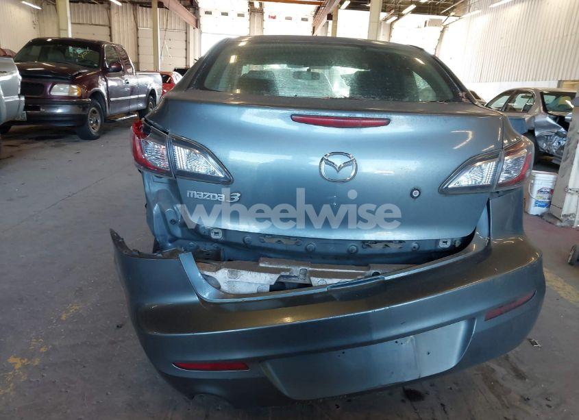 Photo 16 of 2013 Mazda Mazda3 I SV (VIN JM1BL1TG6D1816354)
