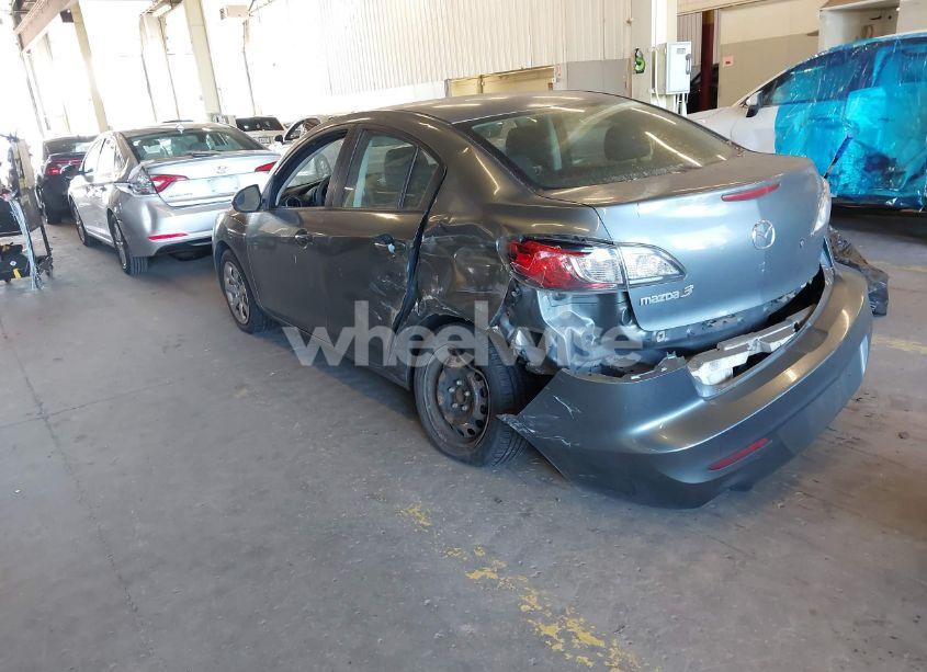 Photo 3 of 2013 Mazda Mazda3 I SV (VIN JM1BL1TG6D1816354)