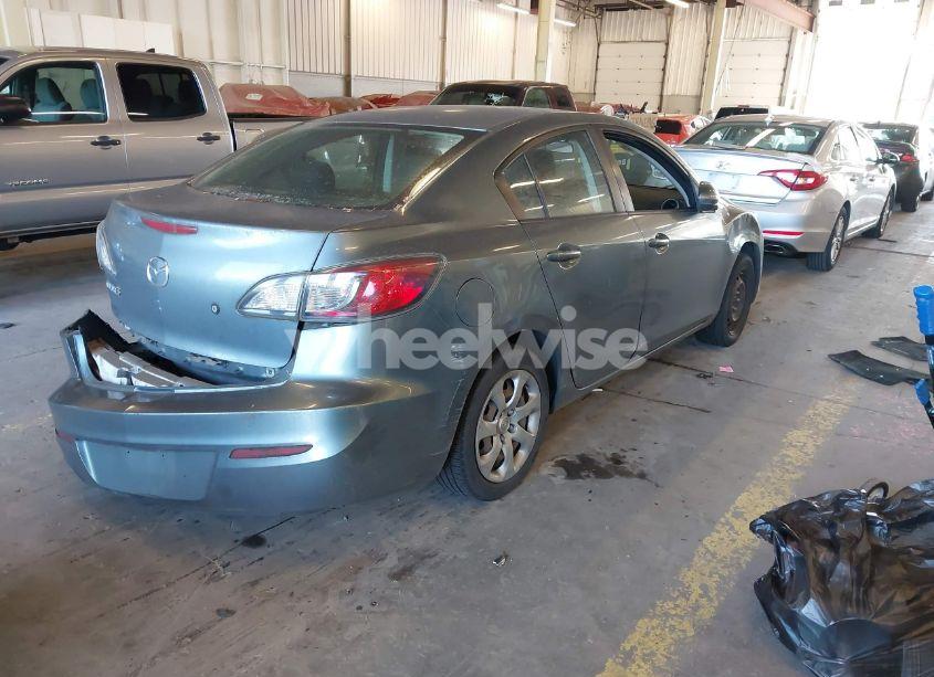 Photo 4 of 2013 Mazda Mazda3 I SV (VIN JM1BL1TG6D1816354)