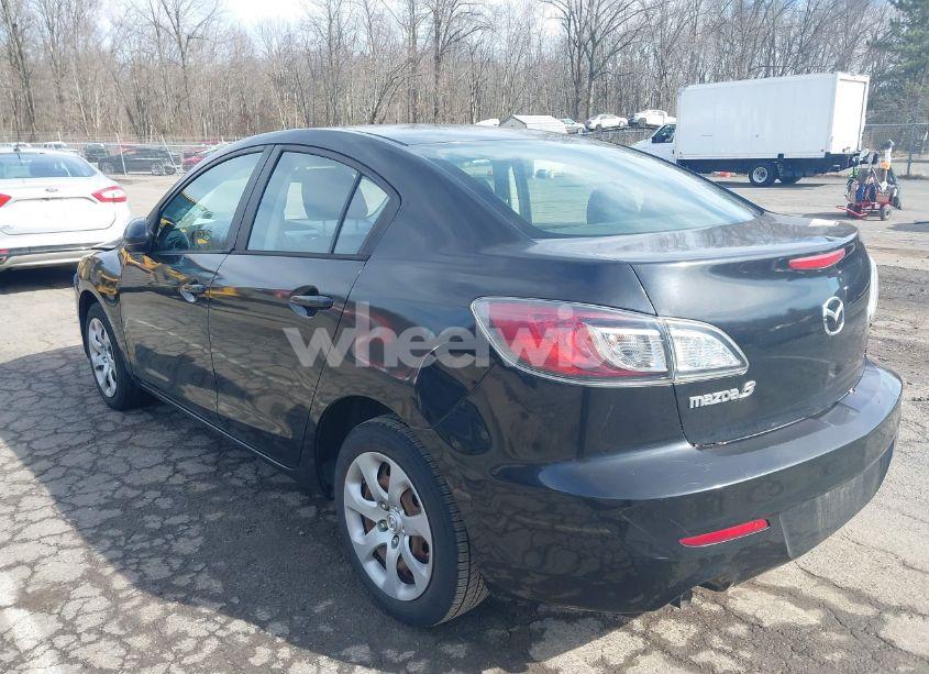 Photo 3 of 2013 Mazda Mazda3 I SV (VIN JM1BL1TG6D1833090)