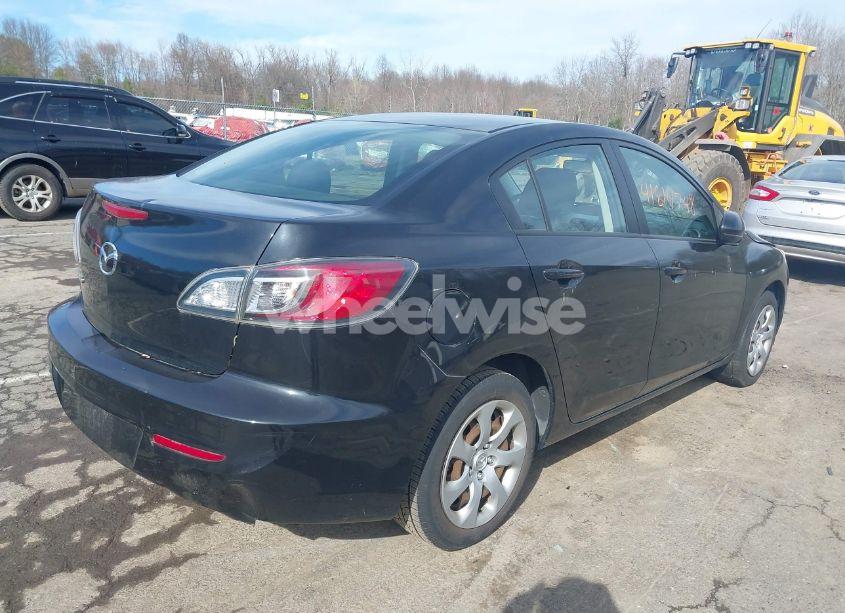 Photo 4 of 2013 Mazda Mazda3 I SV (VIN JM1BL1TG6D1833090)