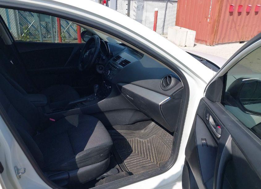 Photo 5 of 2013 Mazda Mazda3 I SV (VIN JM1BL1TG6D1842436)