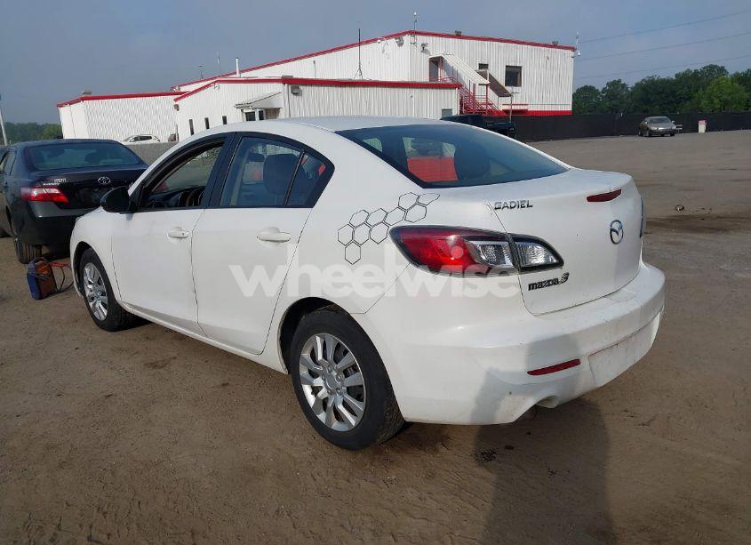 Photo 3 of 2013 Mazda Mazda3 I SV (VIN JM1BL1TG7D1776835)