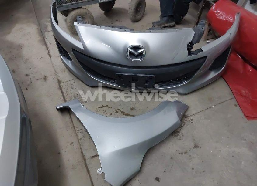 Photo 12 of 2013 Mazda Mazda3 I SV (VIN JM1BL1TG8D1807008)