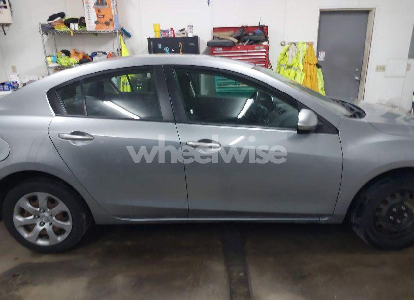 Photo 14 of 2013 Mazda Mazda3 I SV (VIN JM1BL1TG8D1807008)