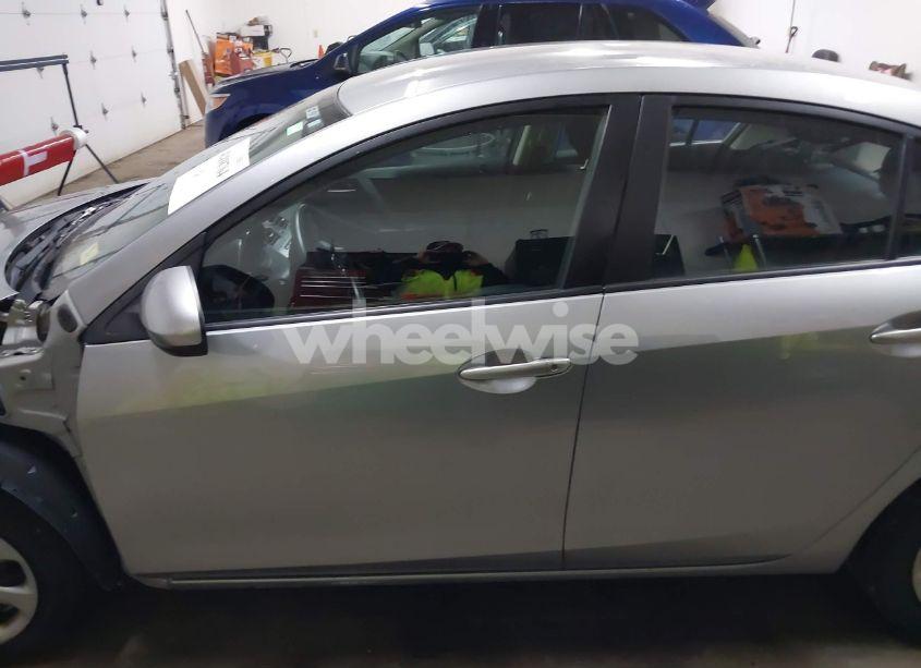 Photo 15 of 2013 Mazda Mazda3 I SV (VIN JM1BL1TG8D1807008)