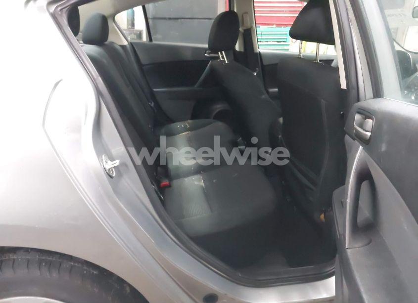 Photo 8 of 2013 Mazda Mazda3 I SV (VIN JM1BL1TG8D1807008)