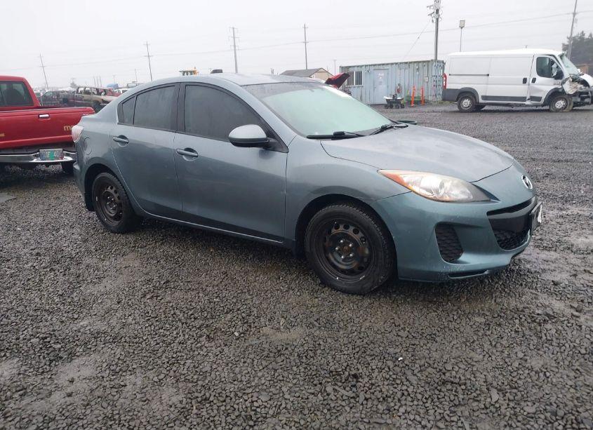 2013 Mazda Mazda3 I SV (VIN JM1BL1TG8D1814539) main photo