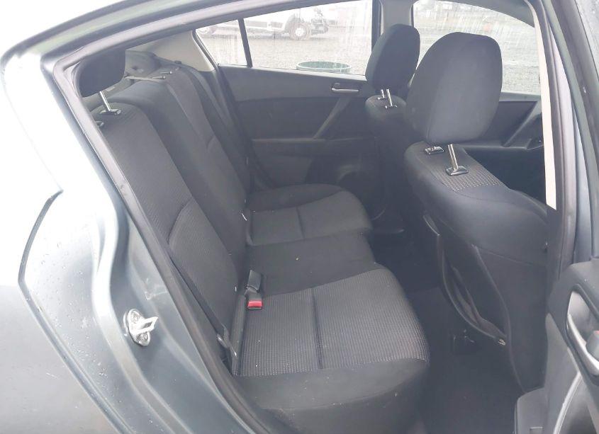 Photo 8 of 2013 Mazda Mazda3 I SV (VIN JM1BL1TG8D1814539)