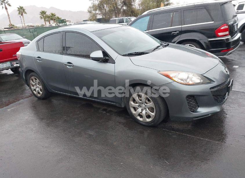 2013 Mazda Mazda3 I SV (VIN JM1BL1TG9D1765173) main photo