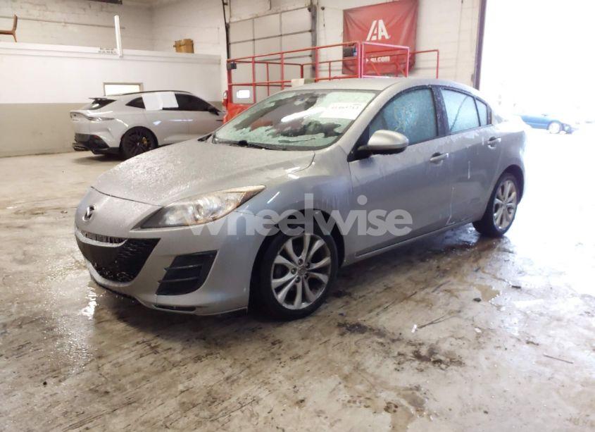 Photo 2 of 2013 Mazda Mazda3 I SV (VIN JM1BL1TG9D1843497)