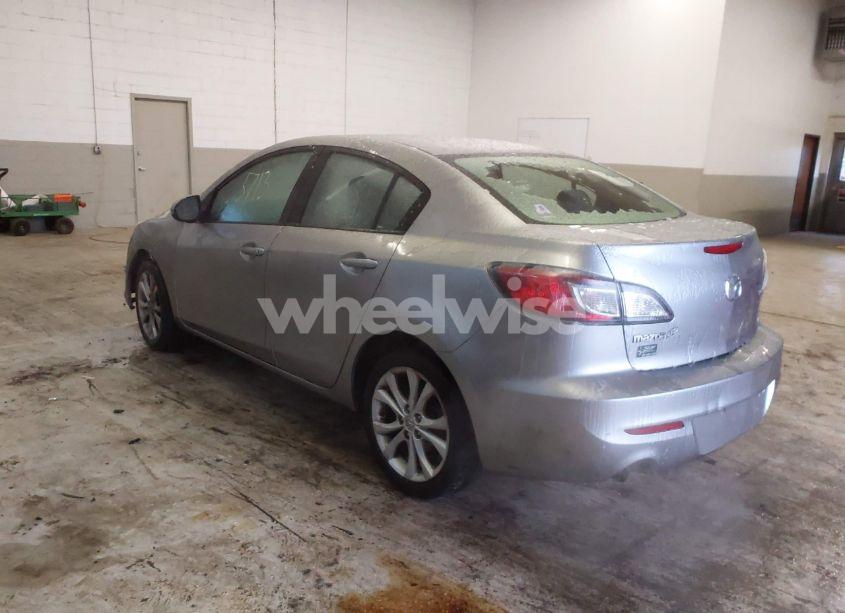 Photo 3 of 2013 Mazda Mazda3 I SV (VIN JM1BL1TG9D1843497)
