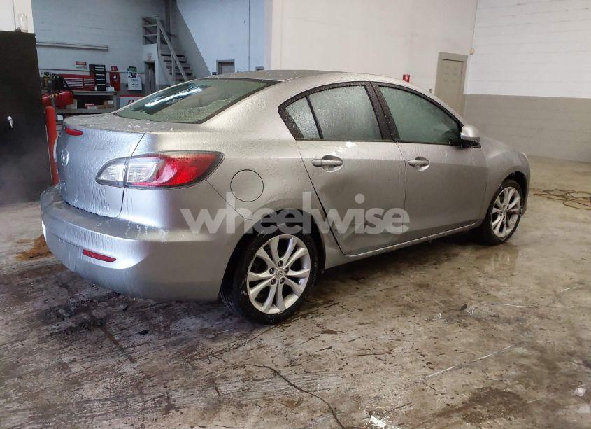 Photo 4 of 2013 Mazda Mazda3 I SV (VIN JM1BL1TG9D1843497)