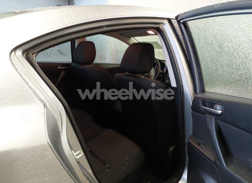 Photo 8 of 2013 Mazda Mazda3 I SV (VIN JM1BL1TG9D1843497)