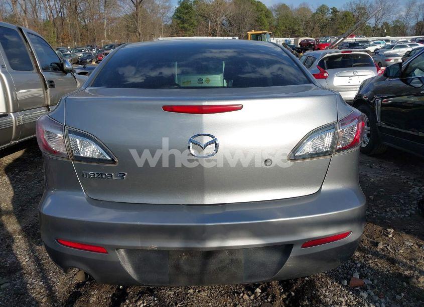 Photo 16 of 2013 Mazda Mazda3 I SV (VIN JM1BL1TGXD1779292)