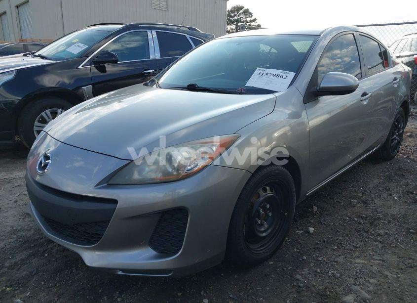 Photo 2 of 2013 Mazda Mazda3 I SV (VIN JM1BL1TGXD1779292)