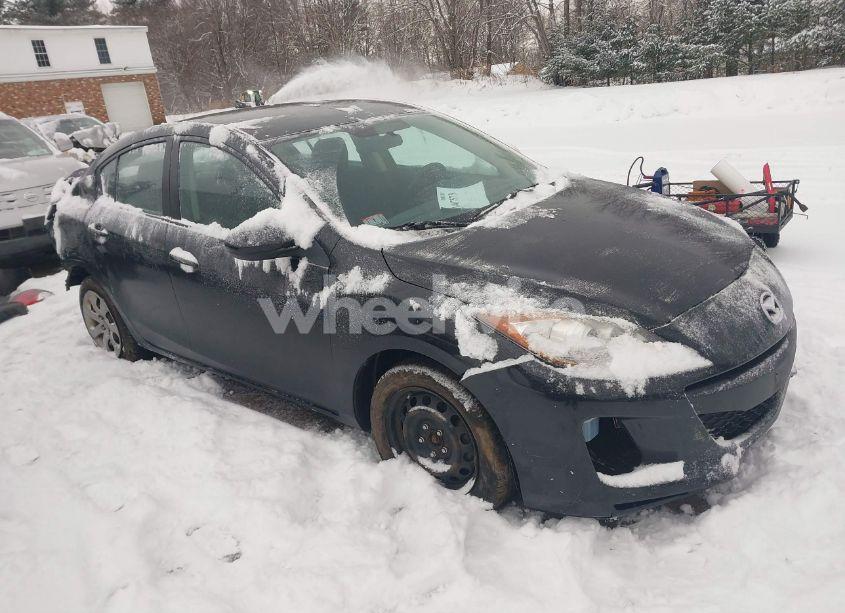 2013 Mazda Mazda3 I SV (VIN JM1BL1TGXD1833111) main photo