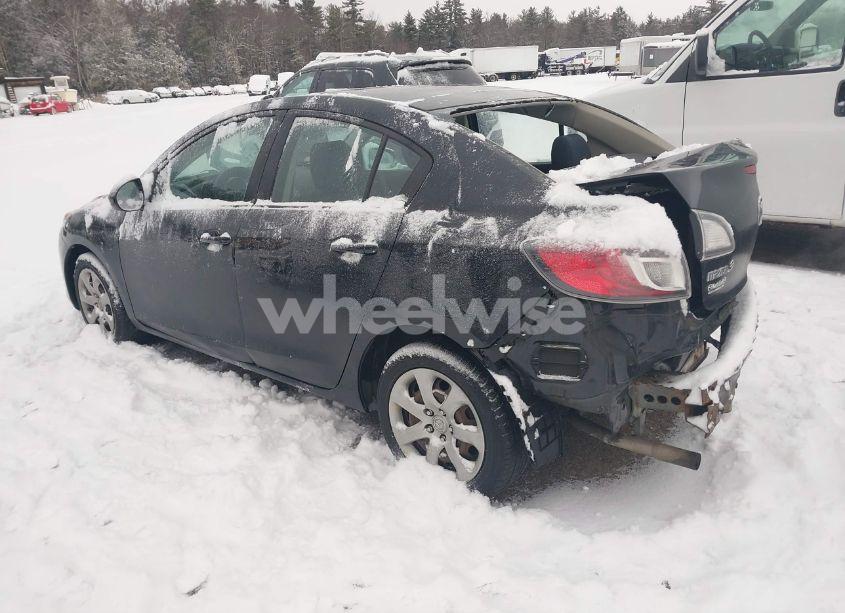 Photo 3 of 2013 Mazda Mazda3 I SV (VIN JM1BL1TGXD1833111)