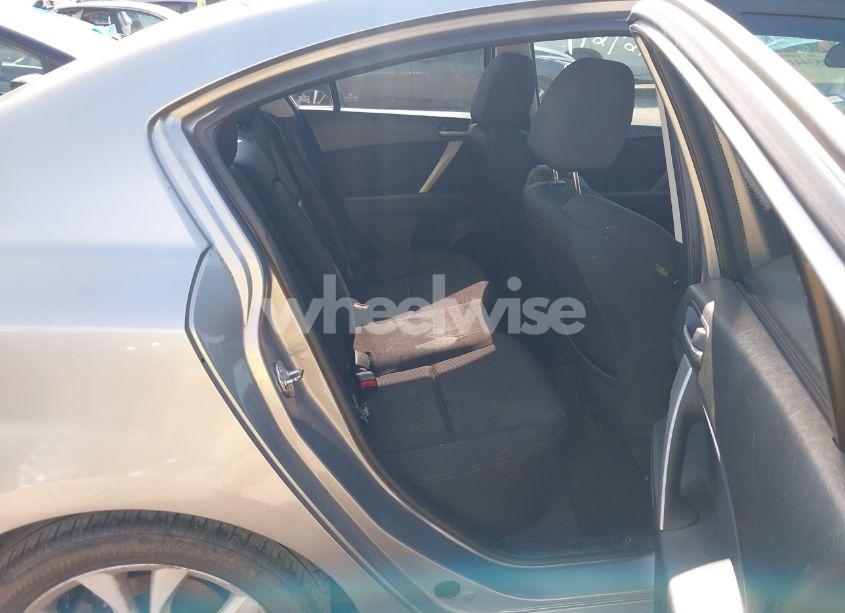 Photo 8 of 2011 Mazda 3 S (VIN JM1BL1U52B1403647)