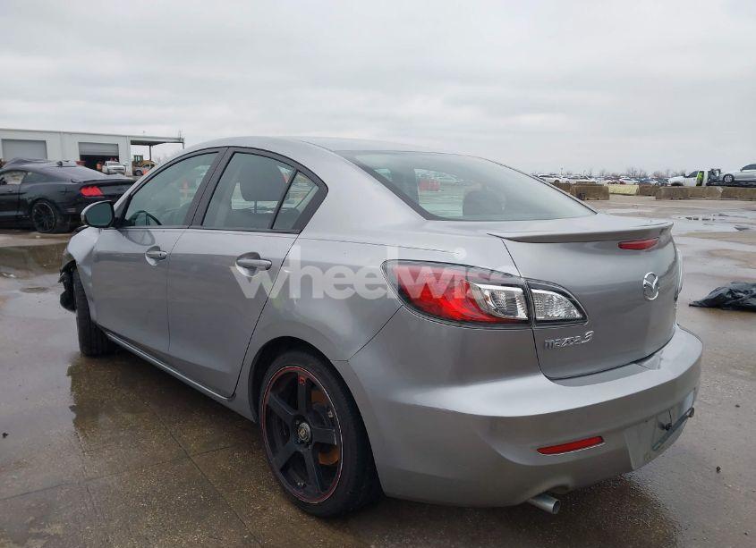 Photo 3 of 2011 Mazda Mazda3 S SPORT (VIN JM1BL1U53B1404399)
