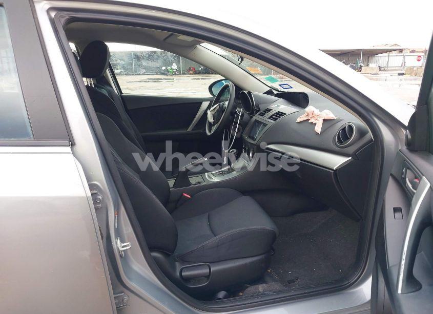 Photo 5 of 2011 Mazda Mazda3 S SPORT (VIN JM1BL1U53B1404399)