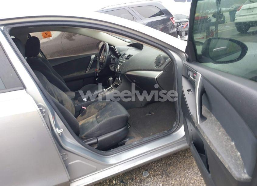 Photo 5 of 2011 Mazda Mazda3 S SPORT (VIN JM1BL1U54B1472016)