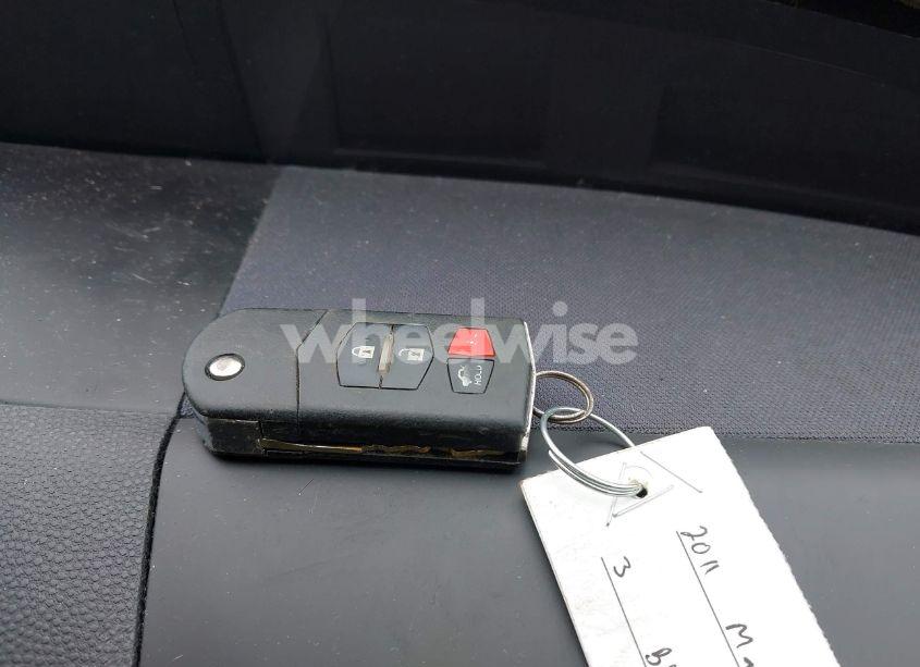 Photo 11 of 2011 Mazda Mazda3 S SPORT (VIN JM1BL1U57B1470275)