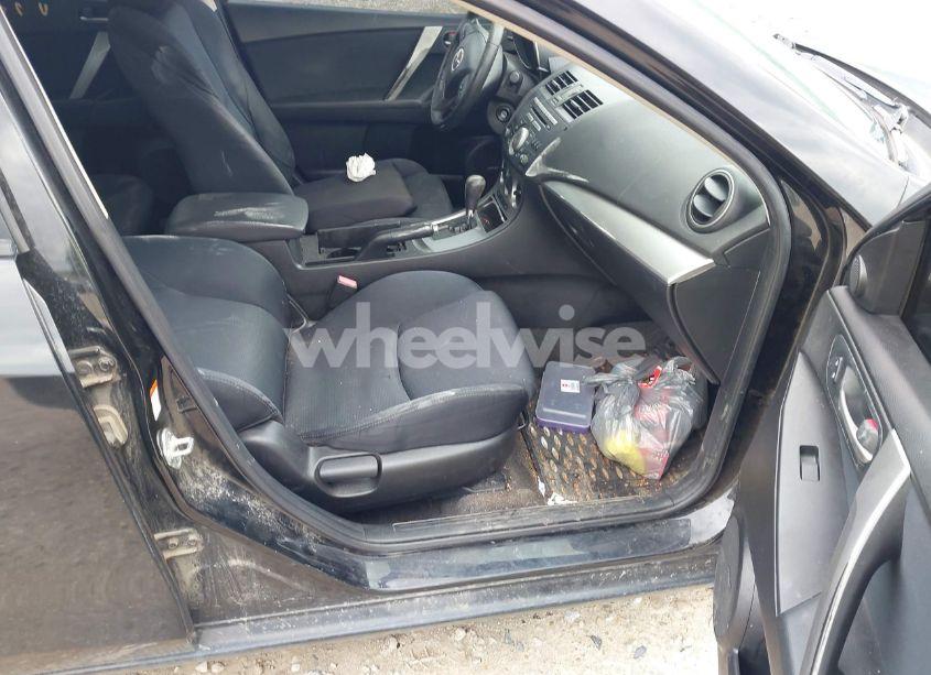 Photo 5 of 2011 Mazda Mazda3 S SPORT (VIN JM1BL1U57B1470275)