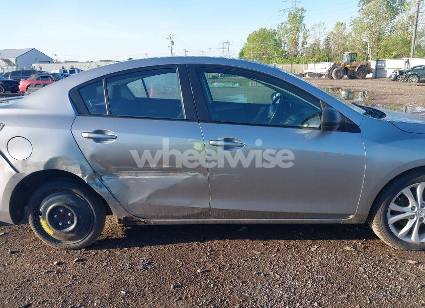 Photo 13 of 2011 Mazda Mazda3 S SPORT (VIN JM1BL1U63B1408056)