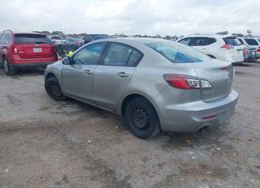 Photo 3 of 2013 Mazda Mazda3 I SPORT (VIN JM1BL1U70D1743299)