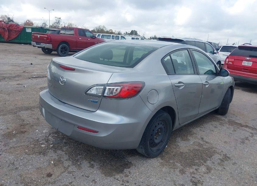 Photo 4 of 2013 Mazda Mazda3 I SPORT (VIN JM1BL1U70D1743299)