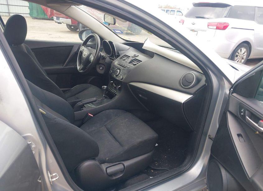 Photo 5 of 2013 Mazda Mazda3 I SPORT (VIN JM1BL1U70D1743299)