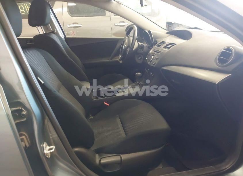 Photo 5 of 2013 Mazda Mazda3 I SPORT (VIN JM1BL1U70D1755761)