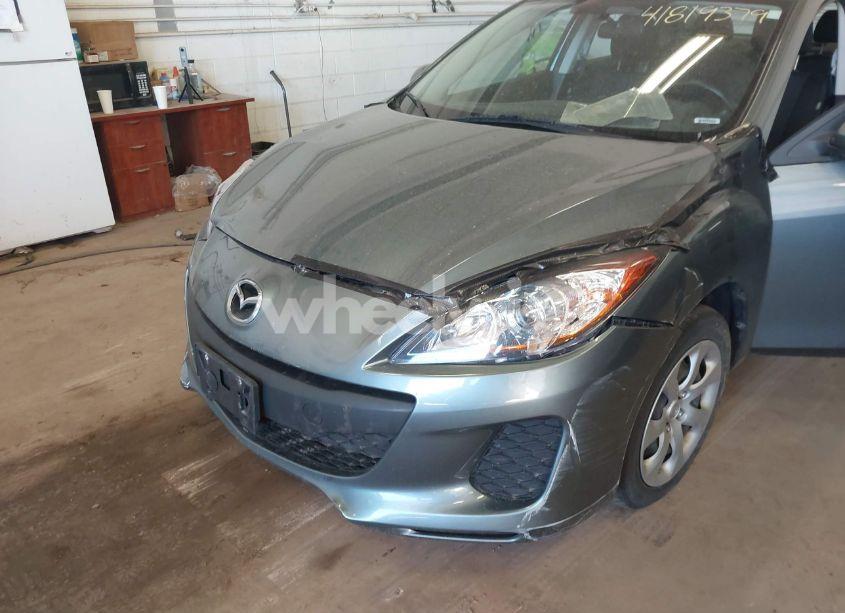 Photo 6 of 2013 Mazda Mazda3 I SPORT (VIN JM1BL1U70D1755761)
