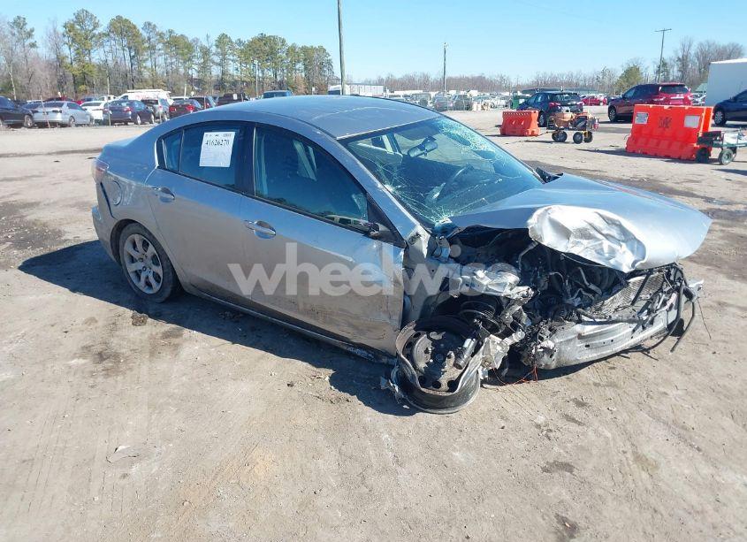 2013 Mazda Mazda3 I SPORT (VIN JM1BL1U71D1823873) main photo