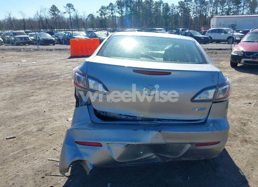 Photo 15 of 2013 Mazda Mazda3 I SPORT (VIN JM1BL1U71D1823873)