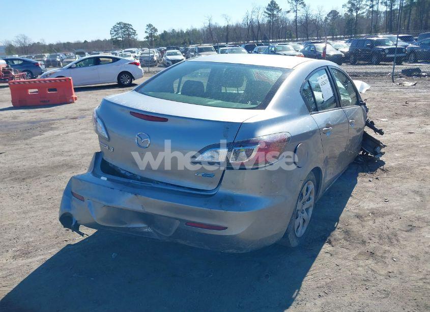 Photo 4 of 2013 Mazda Mazda3 I SPORT (VIN JM1BL1U71D1823873)