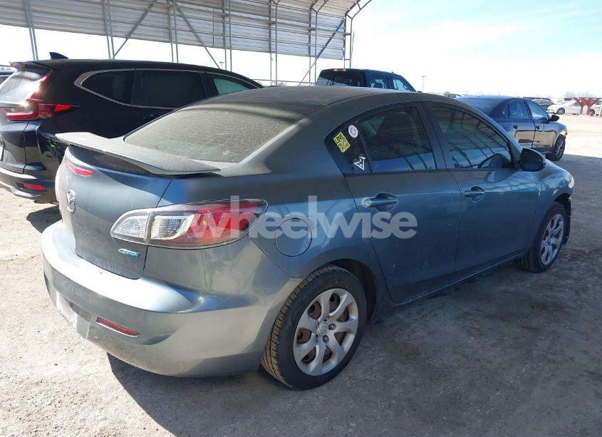 Photo 4 of 2013 Mazda Mazda3 I SPORT (VIN JM1BL1U72D1701541)