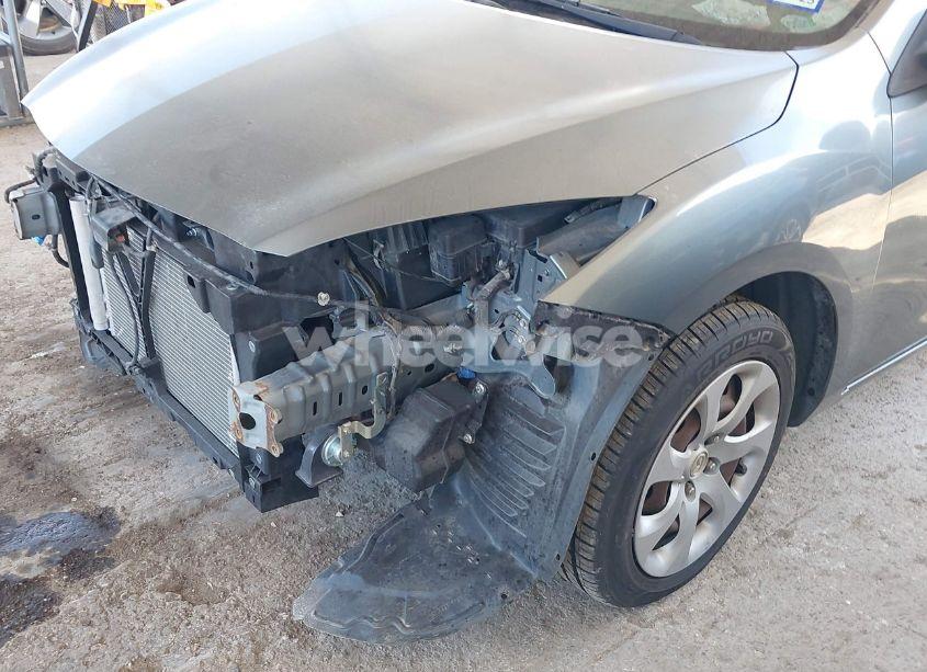 Photo 6 of 2013 Mazda Mazda3 I SPORT (VIN JM1BL1U72D1701541)