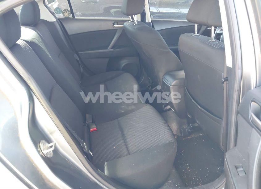 Photo 8 of 2013 Mazda Mazda3 I SPORT (VIN JM1BL1U72D1701541)