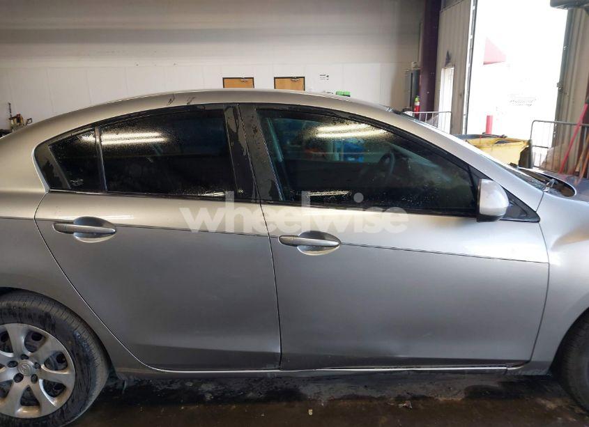 Photo 13 of 2013 Mazda Mazda3 I SPORT (VIN JM1BL1U73D1751042)
