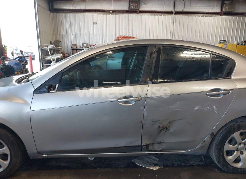 Photo 14 of 2013 Mazda Mazda3 I SPORT (VIN JM1BL1U73D1751042)