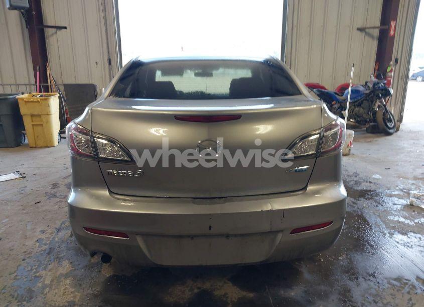 Photo 16 of 2013 Mazda Mazda3 I SPORT (VIN JM1BL1U73D1751042)