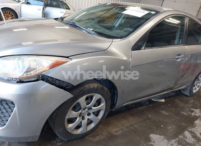 Photo 6 of 2013 Mazda Mazda3 I SPORT (VIN JM1BL1U73D1751042)
