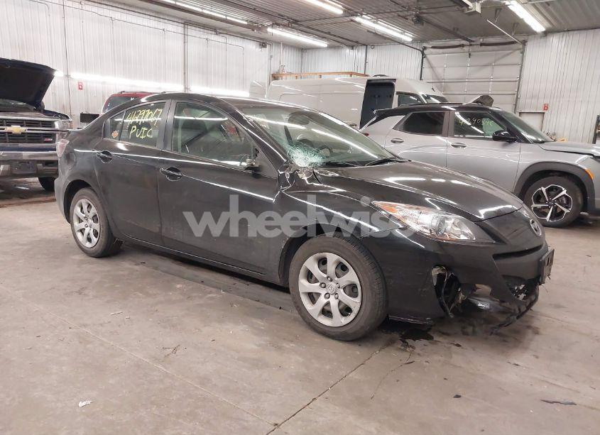 2013 Mazda Mazda3 I SPORT (VIN JM1BL1U73D1762011) main photo
