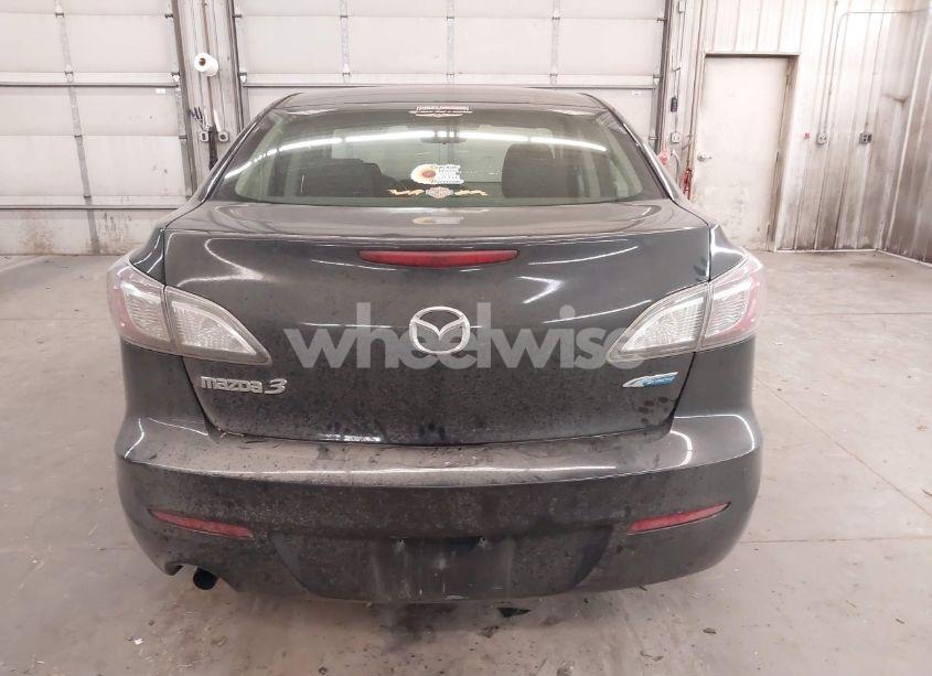 Photo 16 of 2013 Mazda Mazda3 I SPORT (VIN JM1BL1U73D1762011)