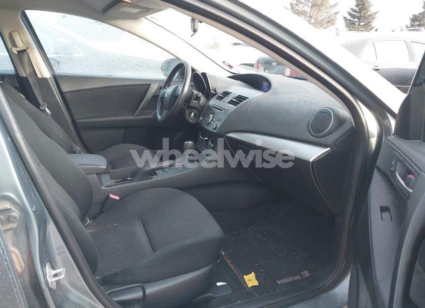 Photo 5 of 2013 Mazda Mazda3 I SPORT (VIN JM1BL1U73D1783926)